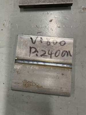 Un buen precio. Cabeza de soldadura de fibra óptica de 2000W para soldar materiales de acero al carbono y acero inoxidable en línea